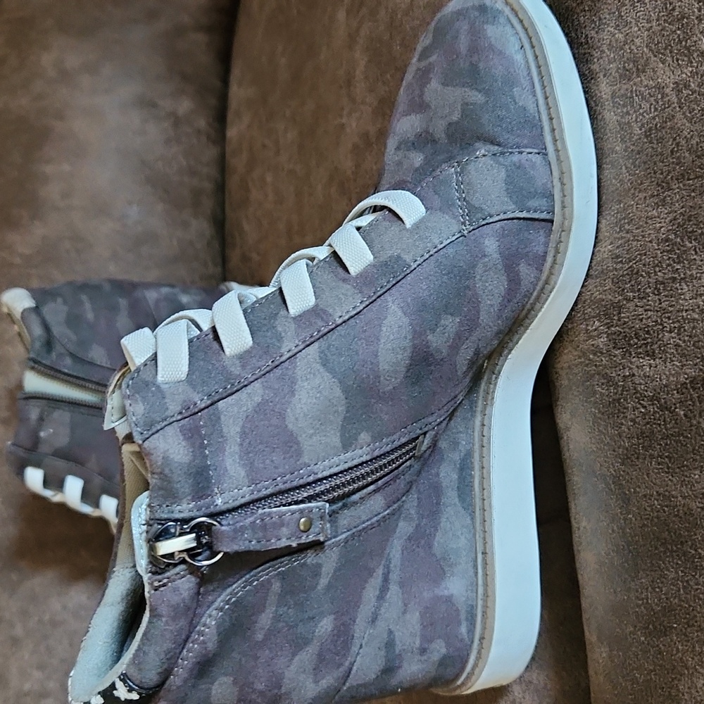 Like New Dr Scholls Camouflage Wedge Sneakers